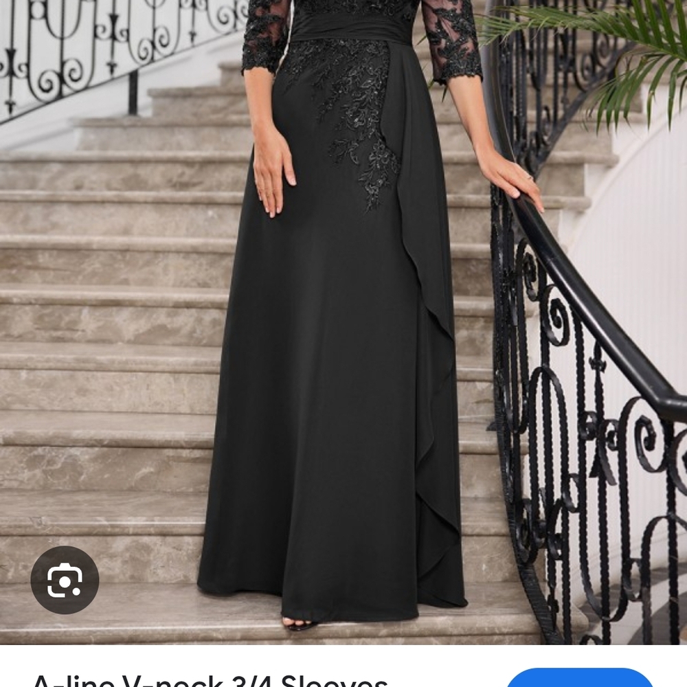 Elegant Black Lace Evening Dress - Picture 5 of 5